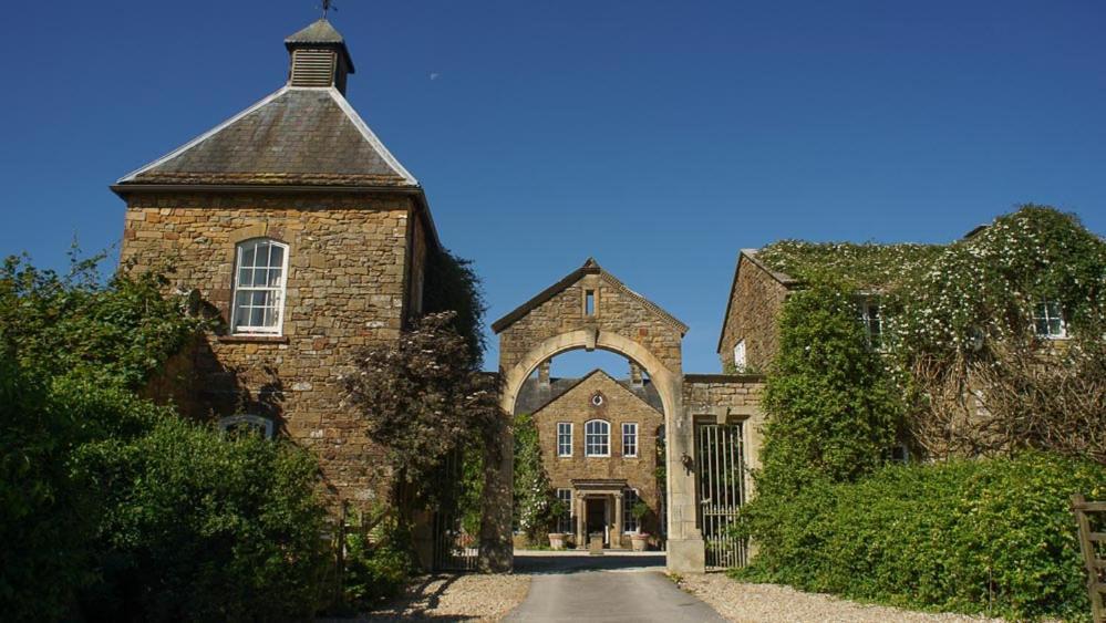 Bed and Breakfast West Compton Manor à Maiden Newton Extérieur photo