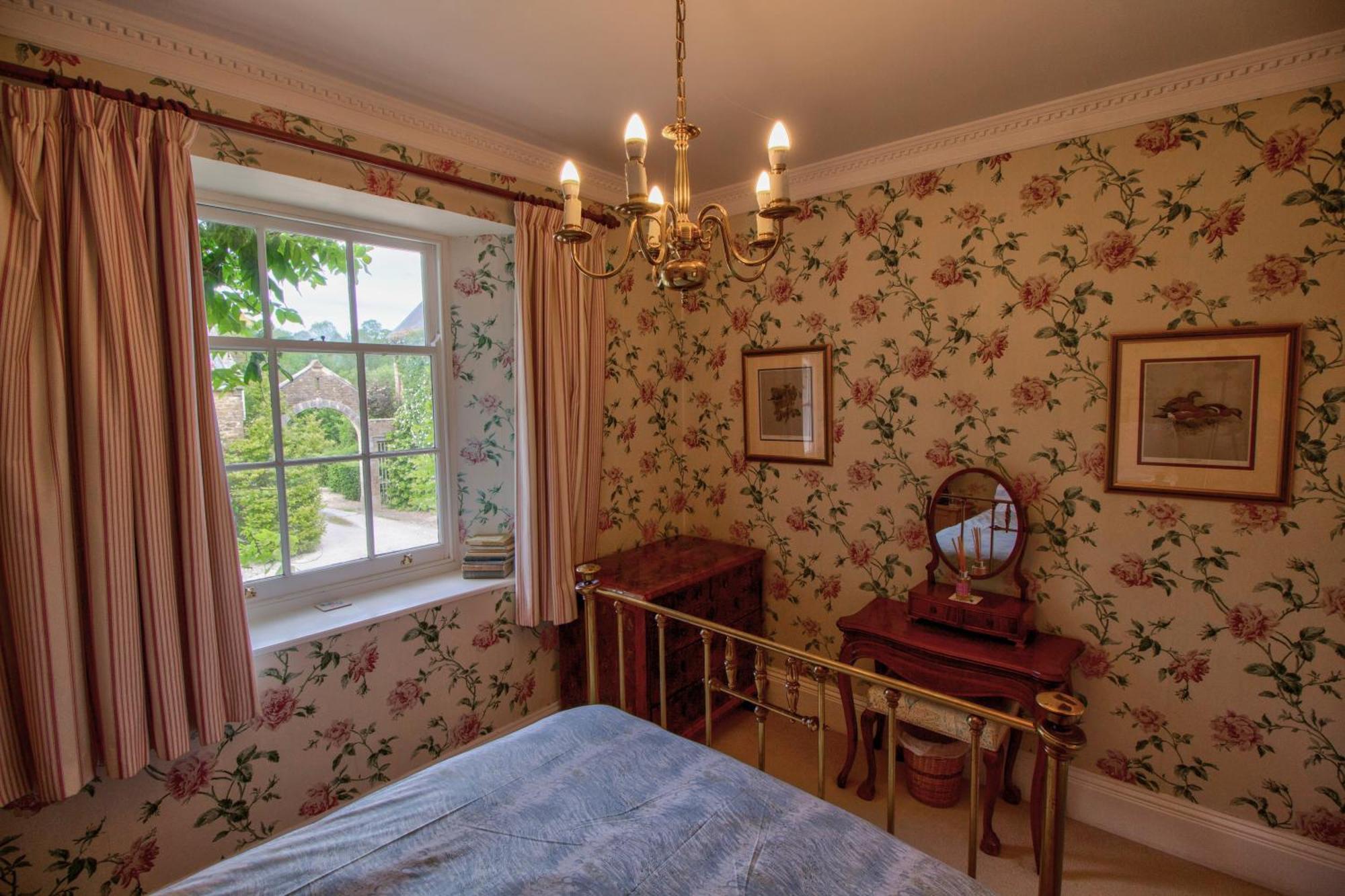 Bed and Breakfast West Compton Manor à Maiden Newton Extérieur photo